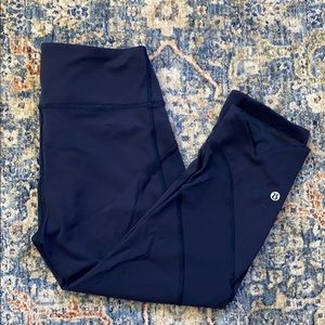 Cropped navy lululemon leggings